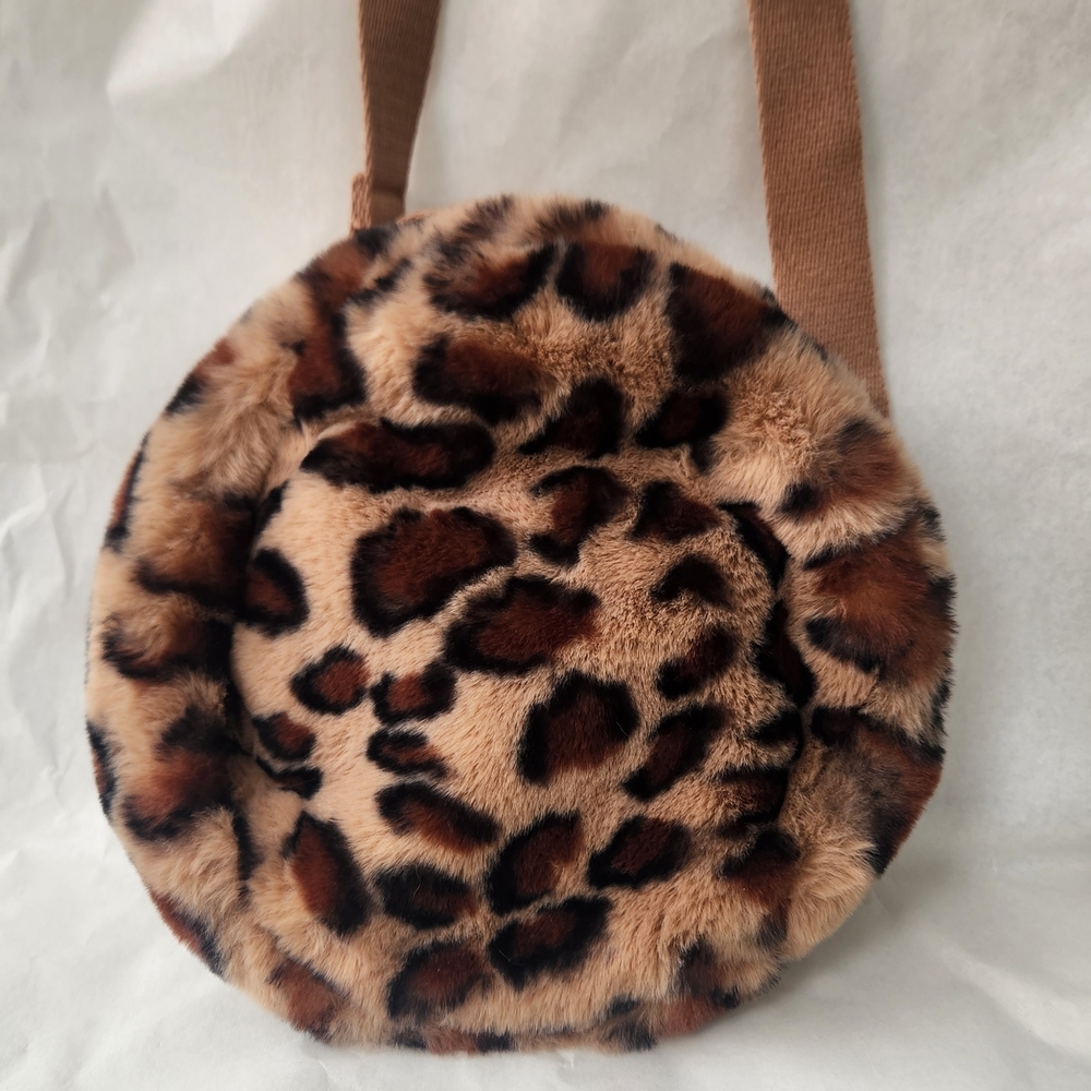 Leopard Print Faux Fur Crossbody Bag - Picture 2 of 11